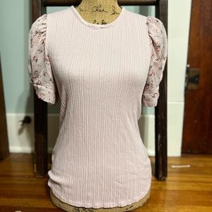 Maurices, pink floral sleeves, puffy sleeves, size small